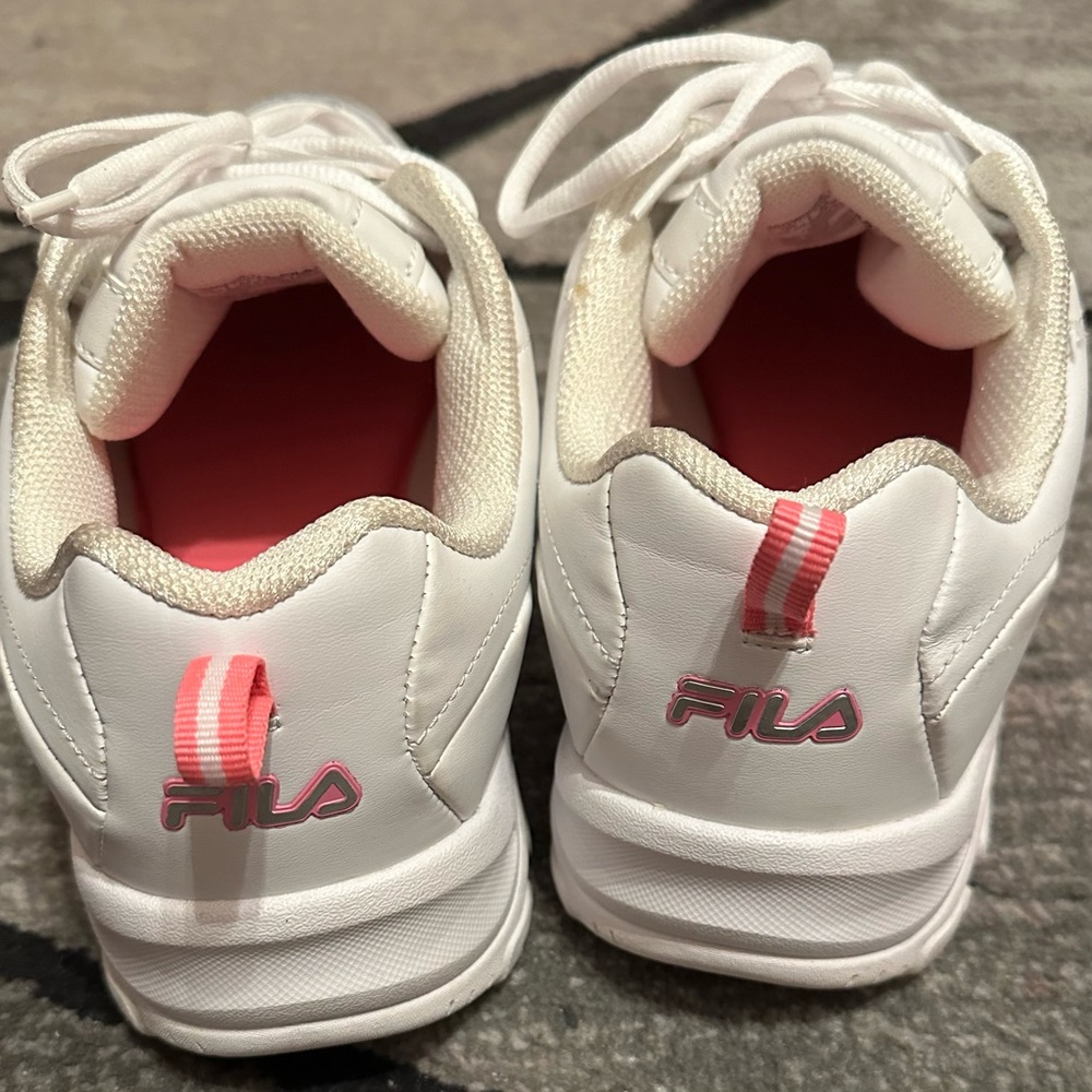 EUC Womens Fila White Sneakers with Pink Highlights